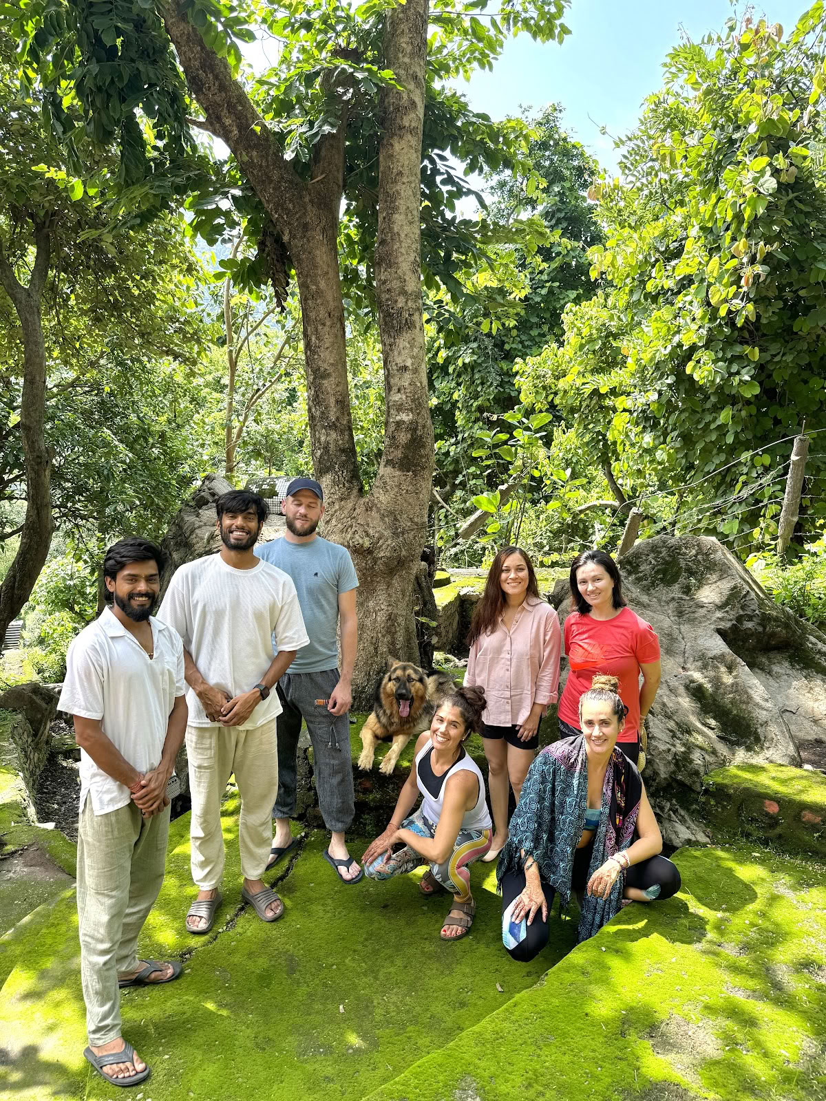 Abhyasa Yogmath | Ashram traditionnel de yoga et de méditation à Rishikesh, en Inde