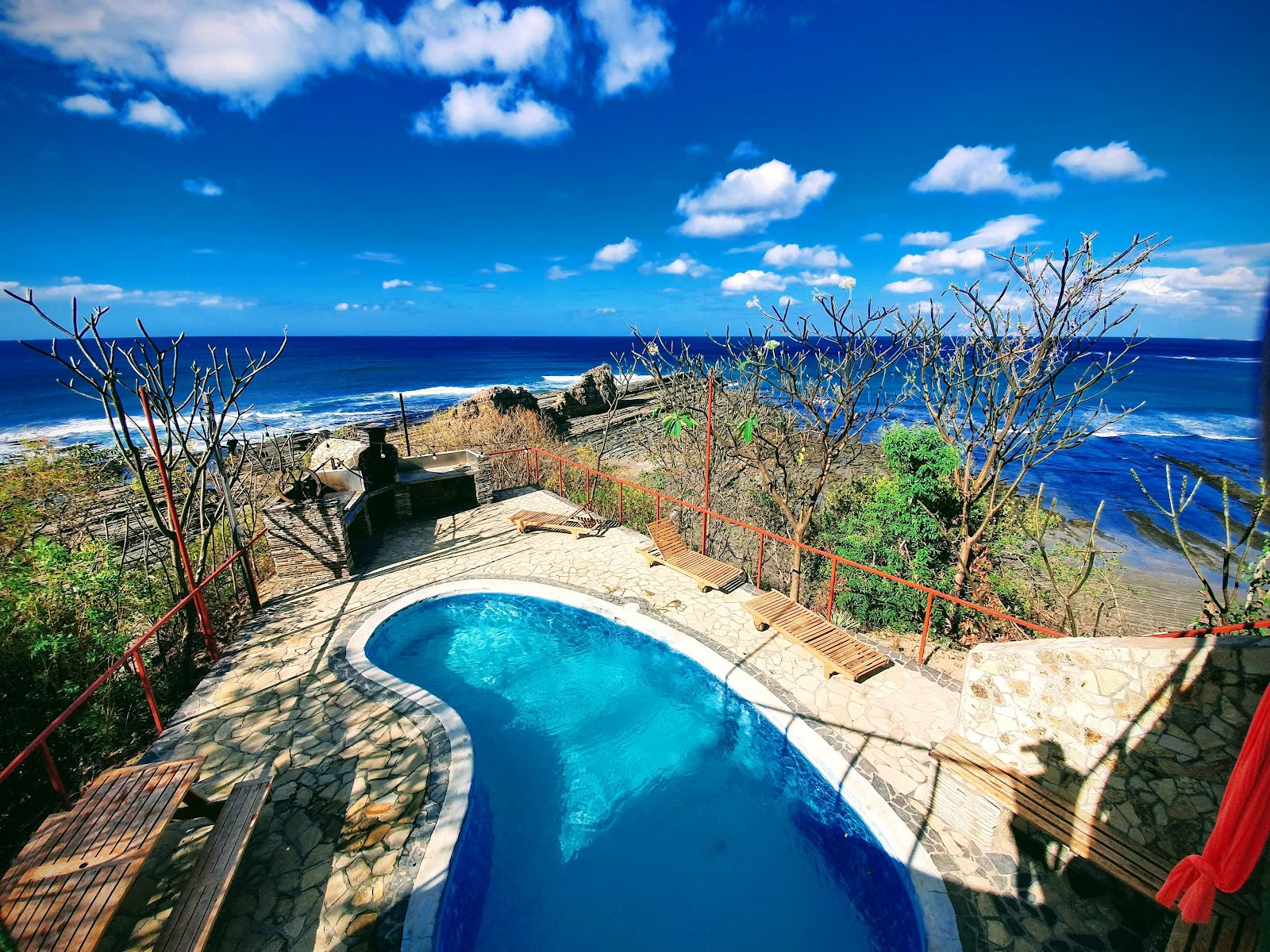 Magnific Rock - Surf Resort & Yoga Retraite Nicaragua