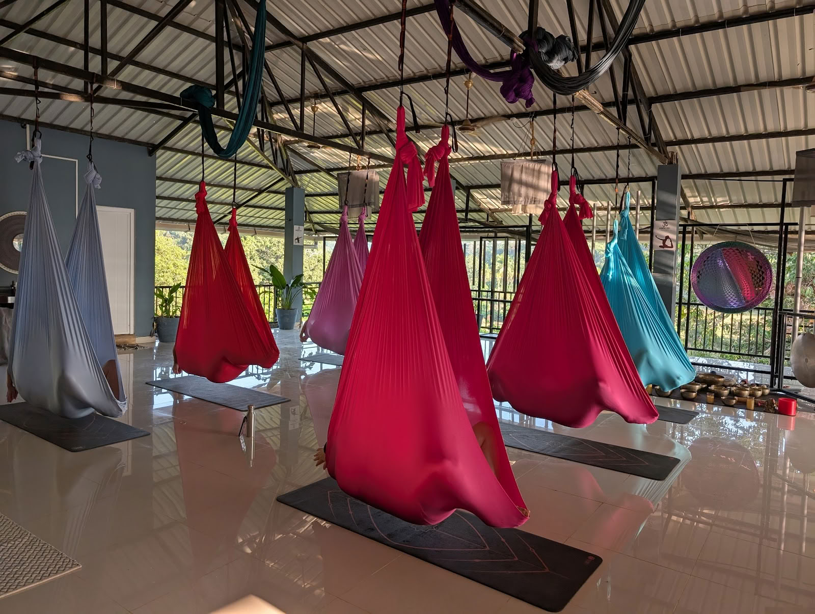 OM Studio Agonda - Yoga aérien et guérison sonore à Goa