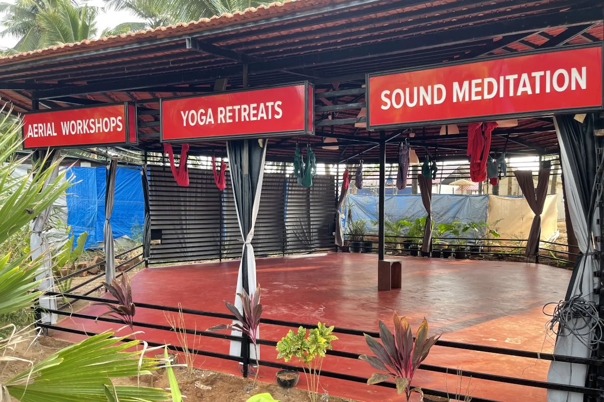 OM Studio Agonda - Yoga aérien et guérison sonore à Goa
