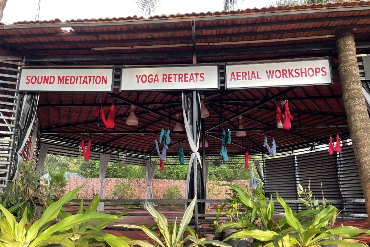 OM Studio Agonda - Yoga aérien et guérison sonore à Goa
