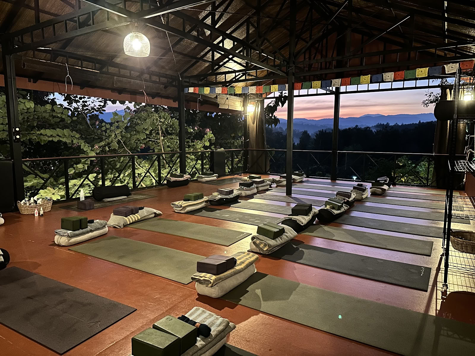 True Nature Chiang Mai - Yoga & Méditation Home Stay Retraite