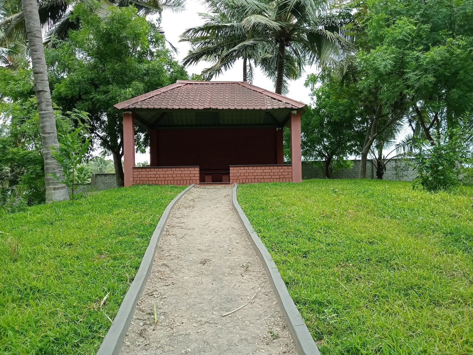 Shri Sivalaya Hôpital de guérison naturelle holistique