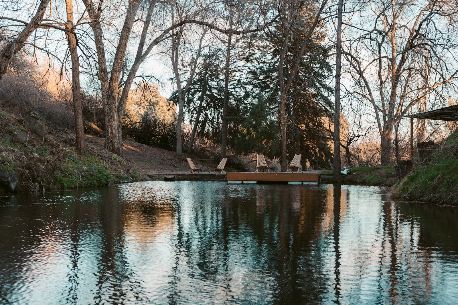 Châteaux au bord du ruisseau