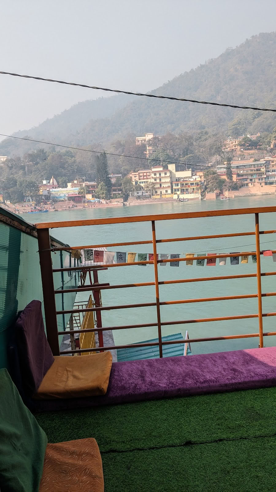 Rishiganga Yogshala - École de formation de professeurs de yoga et retraites de yoga à Rishikesh
