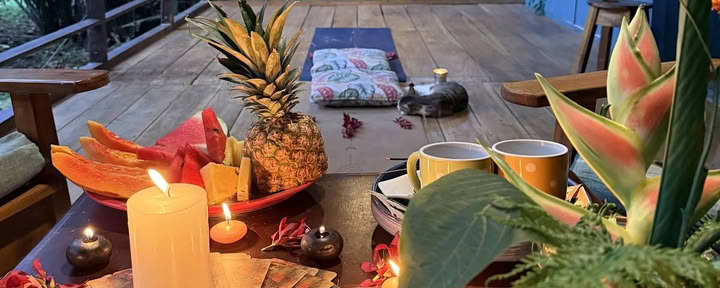 Julie LiT, professeure de yoga | coach de vie | retraites
