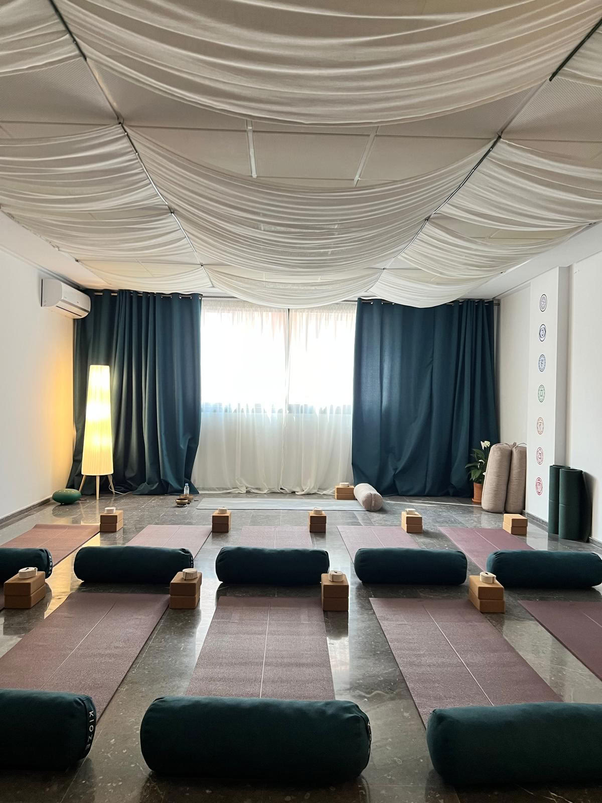 Kioze - Yoga Marrakech, Studio de yoga 100 % femmes, Pilates Marrakech, danse orientale, boxe femmes, cours de yoga Marrakech