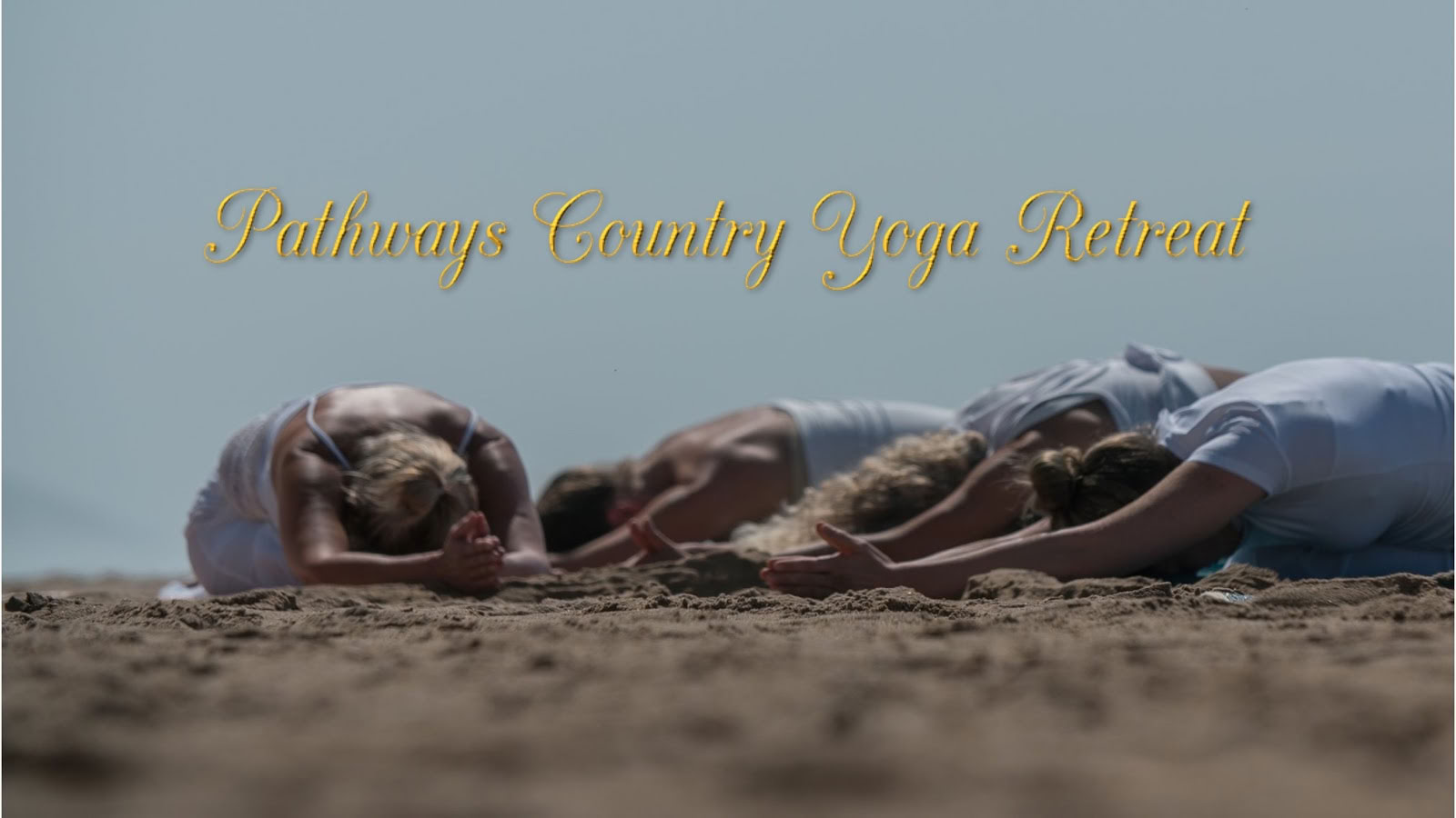 Retraite de yoga à la campagne sur les chemins