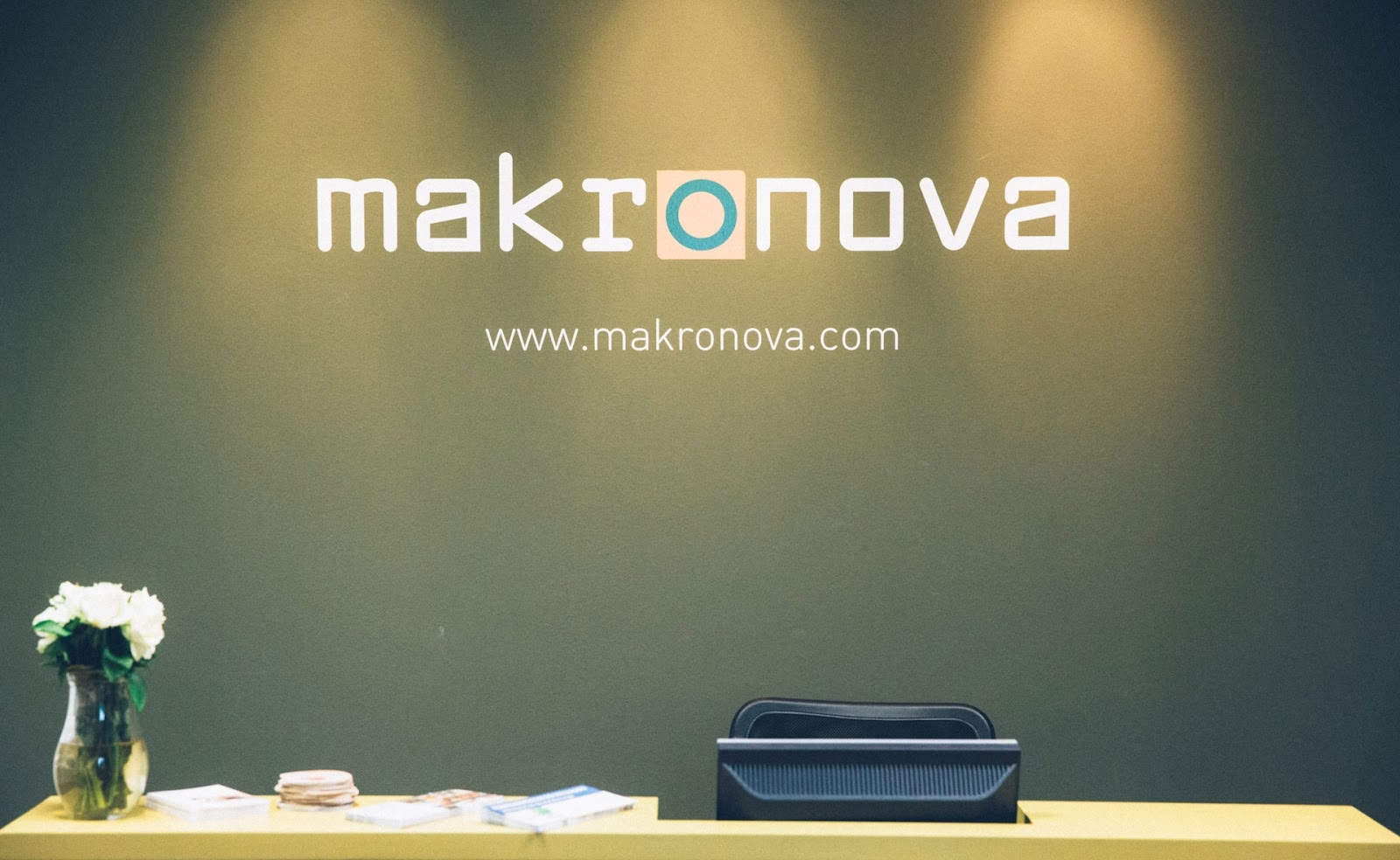 Makronova