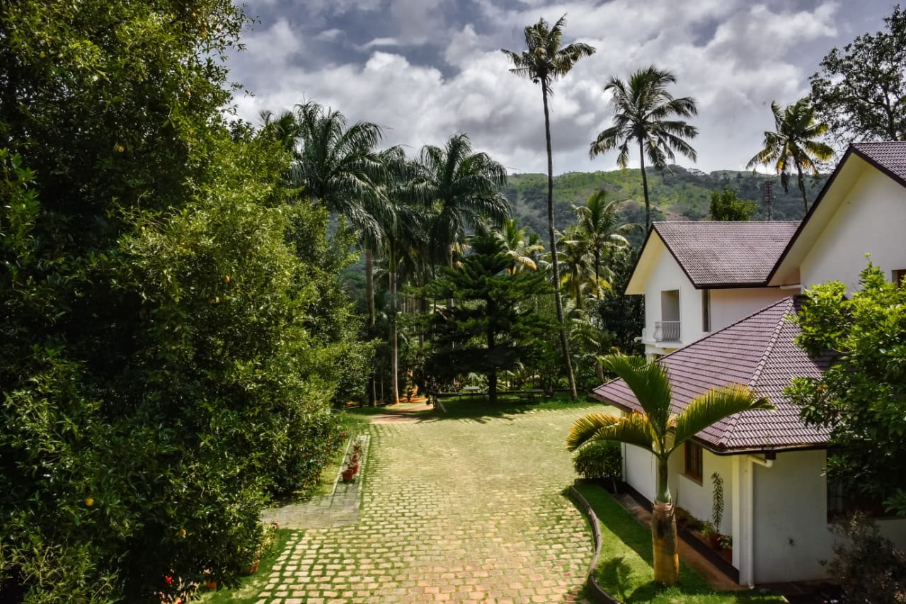 Sahachara Ayurveda Yoga Écoliving