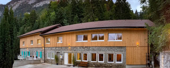 SANSKRITI – Centre de retraite de yoga et de méditation | Alpes françaises