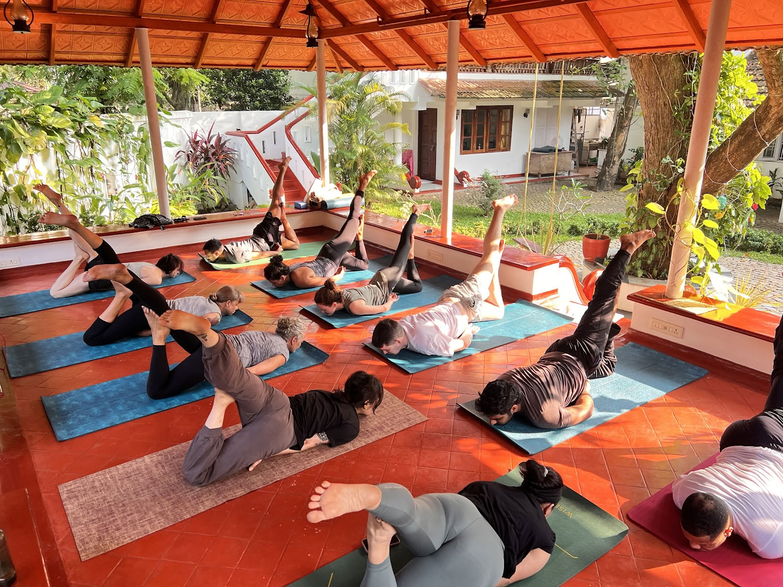 École de yoga et d’études du Vedanta Santhi