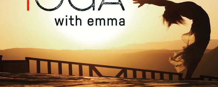 Yoga avec Emma dans le cabanon en rondins