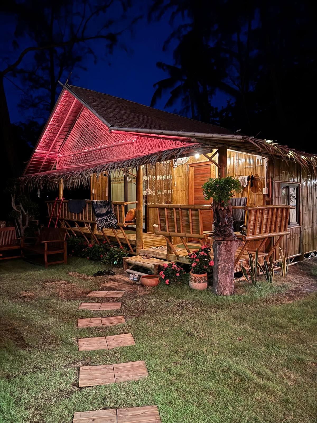 Maison d'Om, plage de Bovy