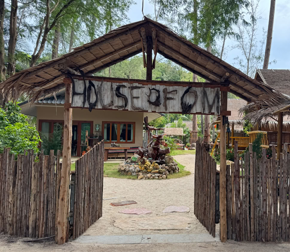 Maison d'Om, plage de Bovy