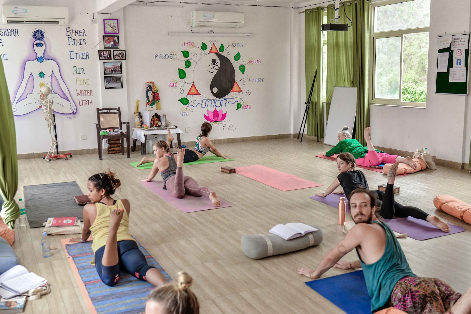 Adi Yogpeeth : TTC de yoga 200, 300, 500 à Rishikesh