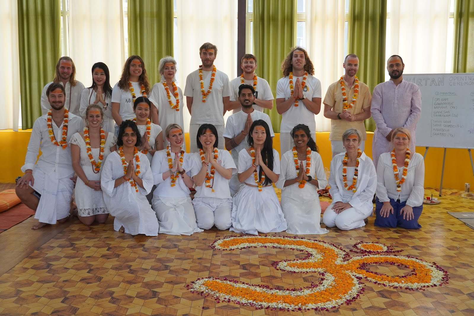 Adi Yogpeeth : TTC de yoga 200, 300, 500 à Rishikesh