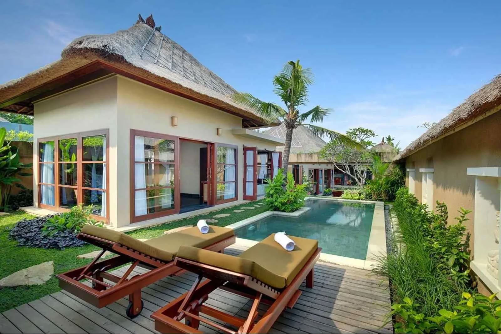 Villa avec piscine de trois chambres