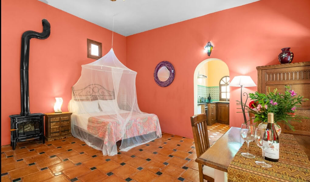 Suite au bord de la piscine