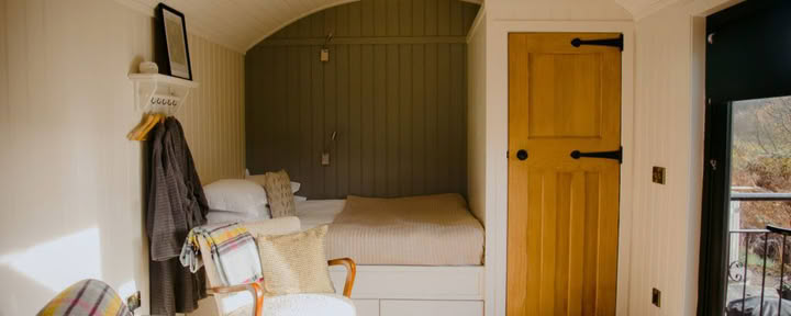 Double Ensuite Shepherd's Hut: Self Catering
