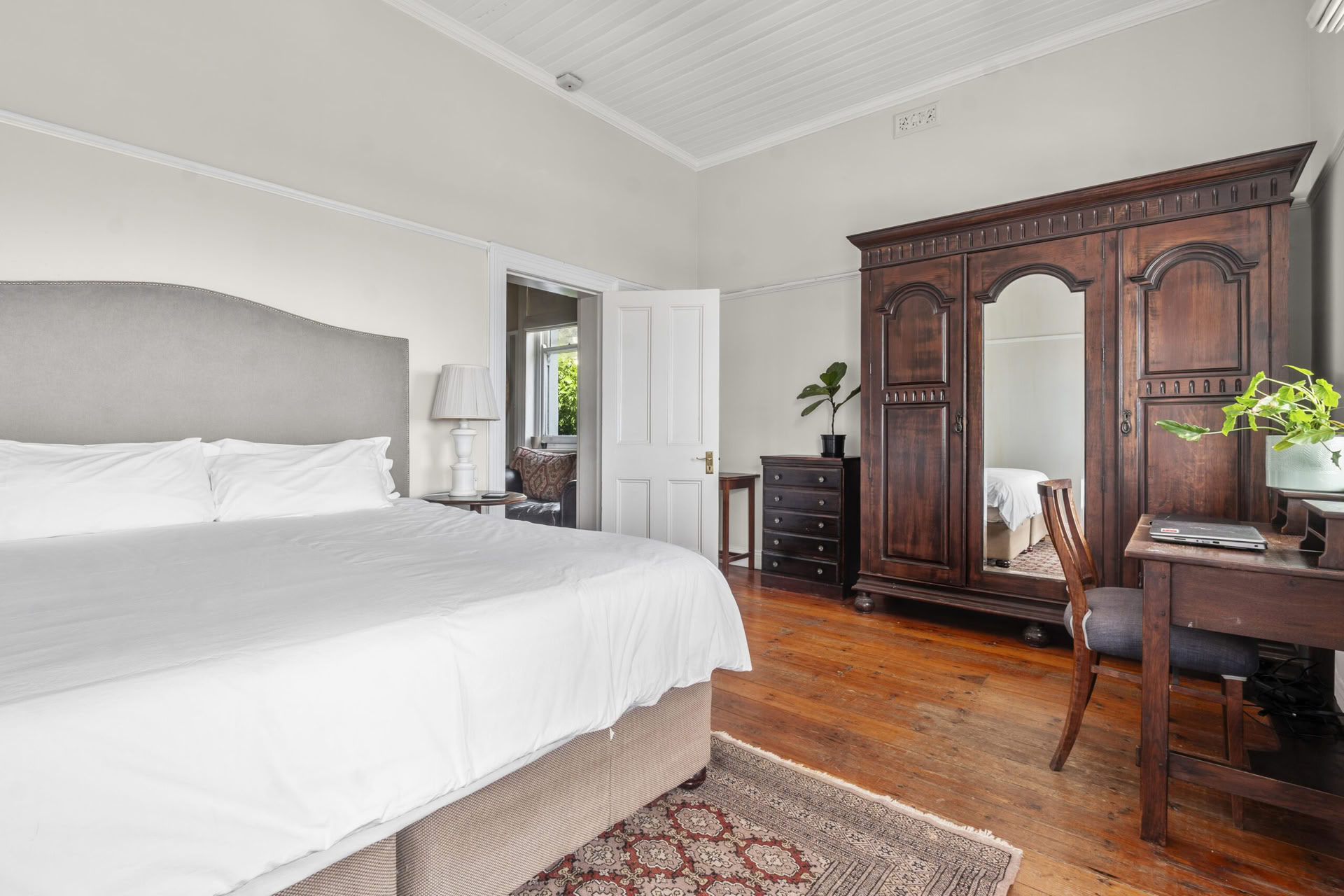 Suite Deluxe Master
