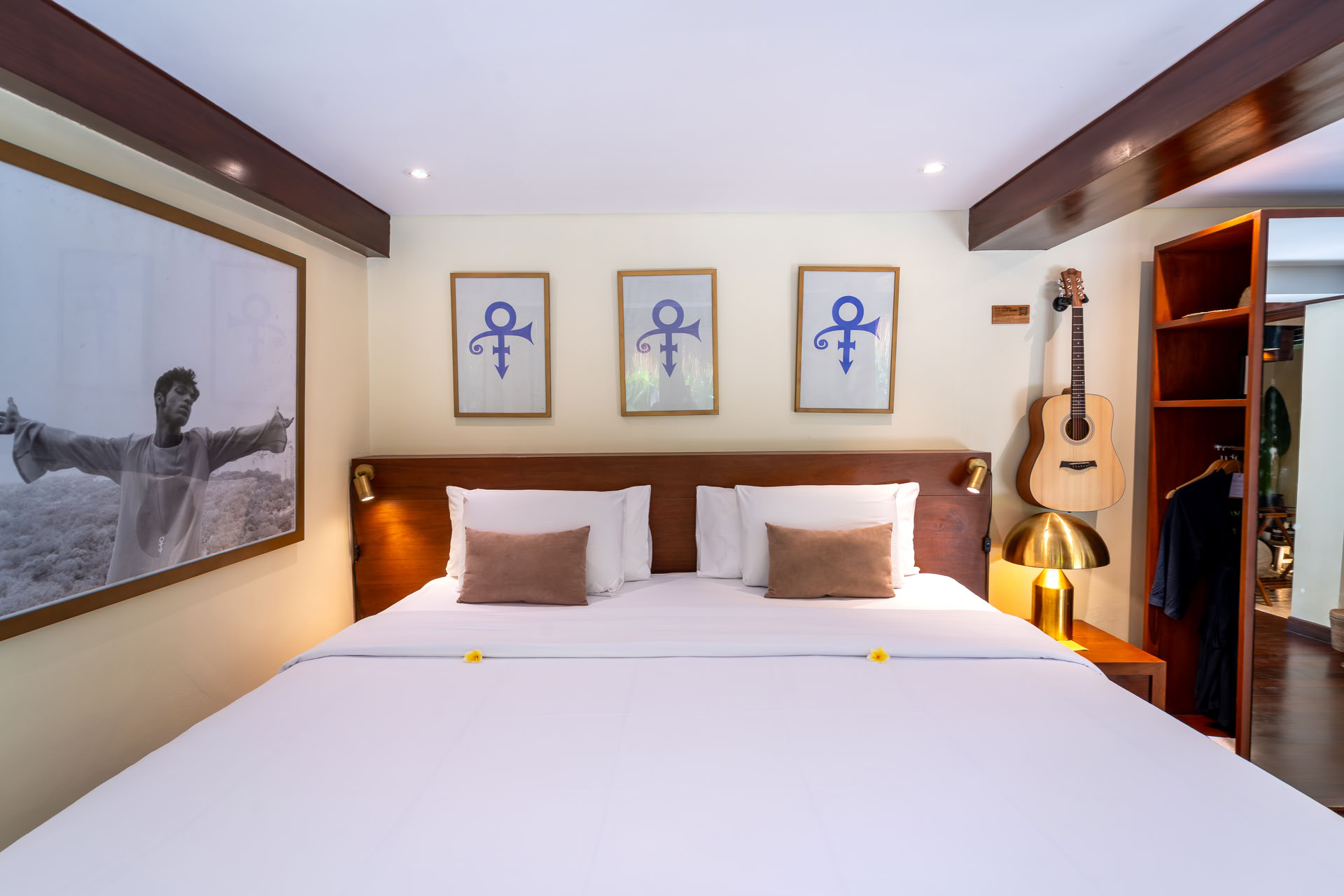 Sanctuaire Pool Room