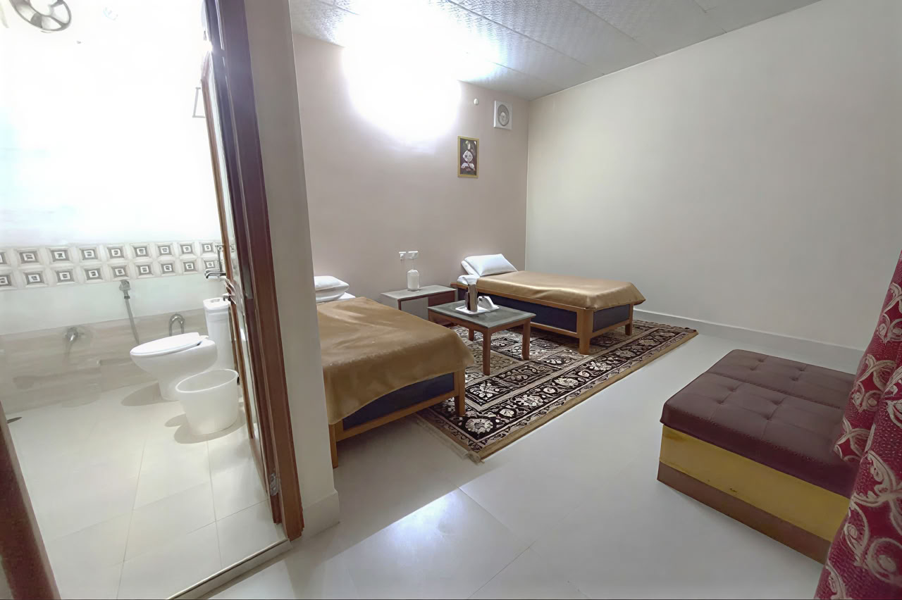 Chambre double partagée avec salle de bain privative