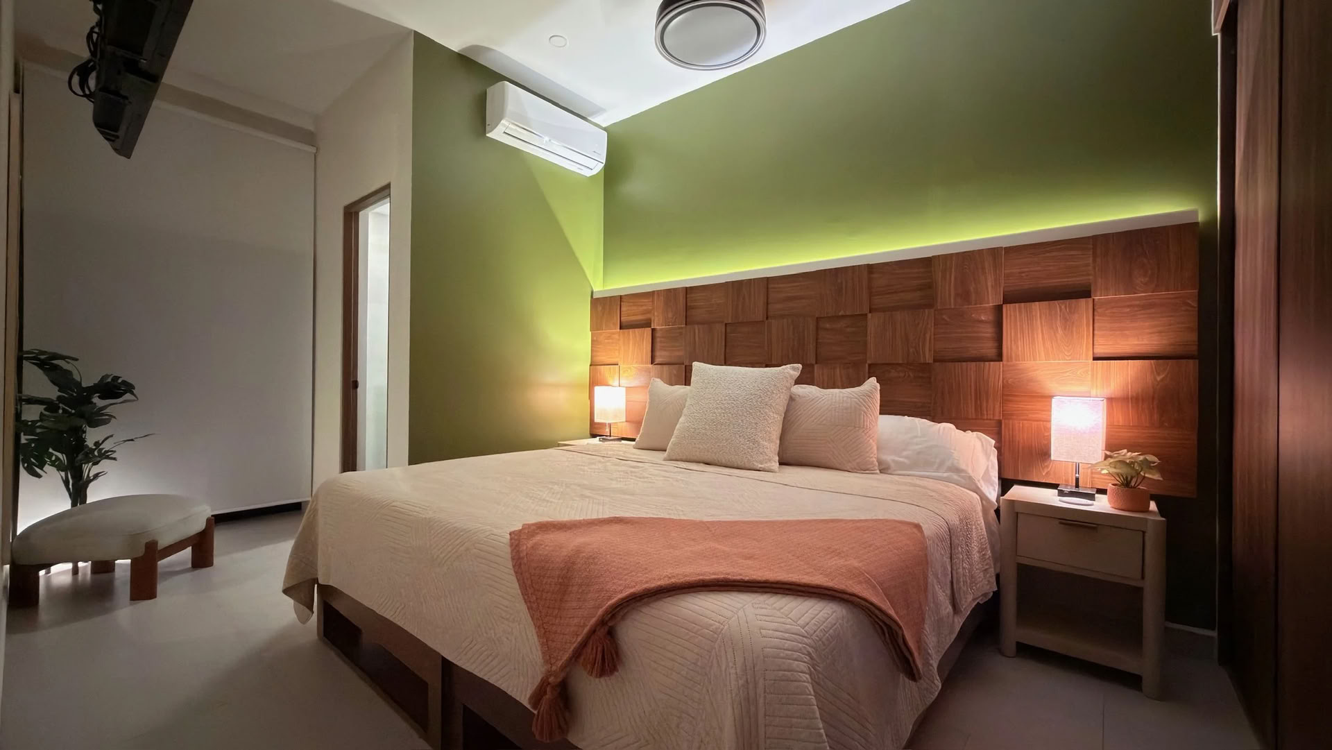 Chambre principale et salle de bain