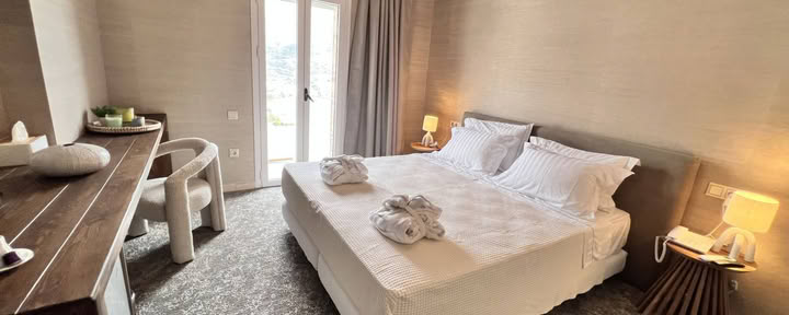 Deluxe avec piscine profonde