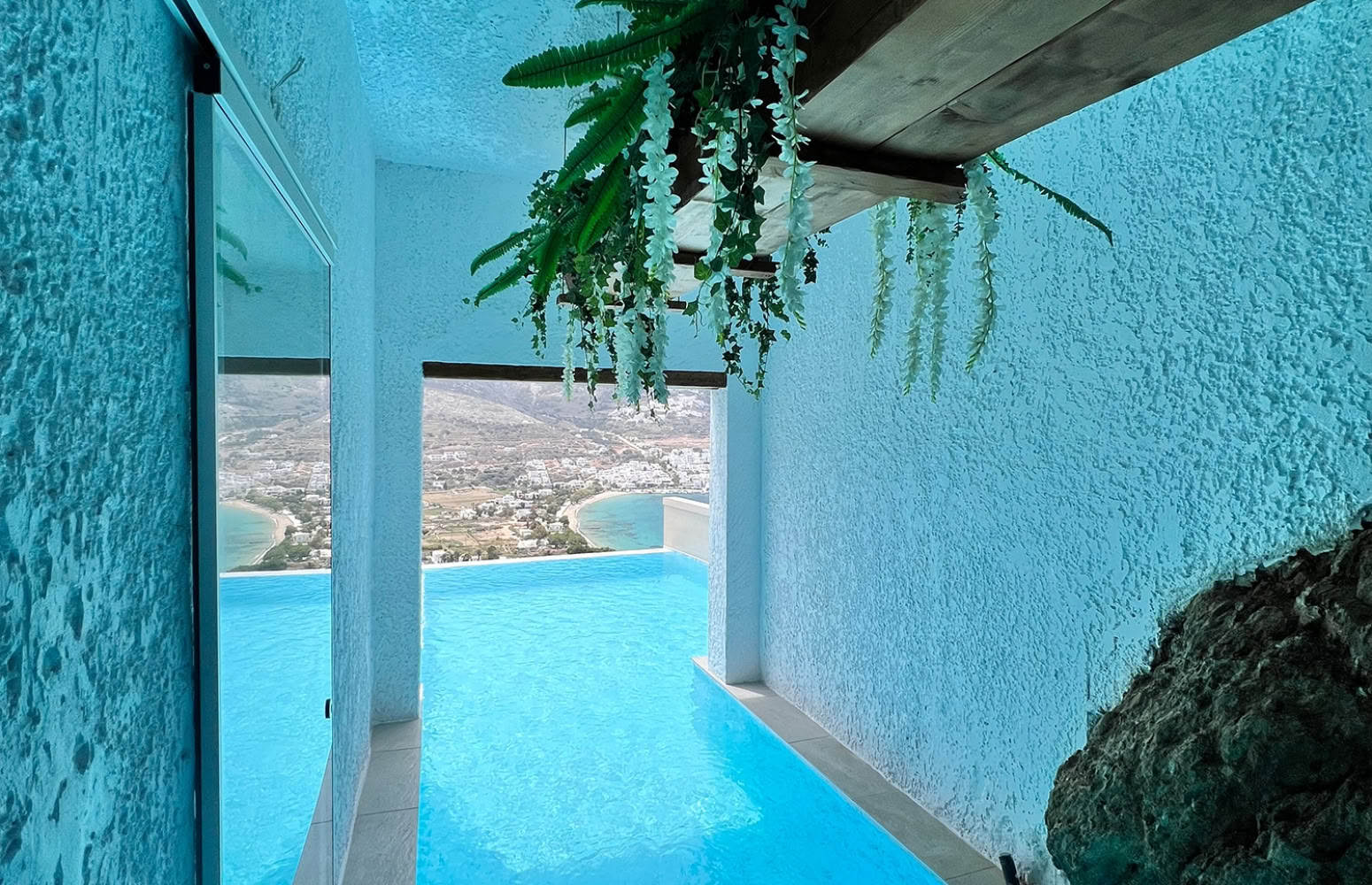Deluxe avec piscine troglodyte