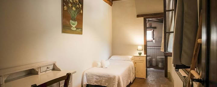 Chambre simple avec salle de bain privative
