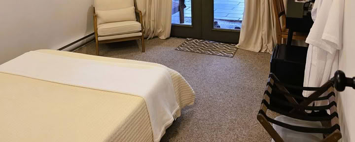 Chambre standard Queen – Chambre 12