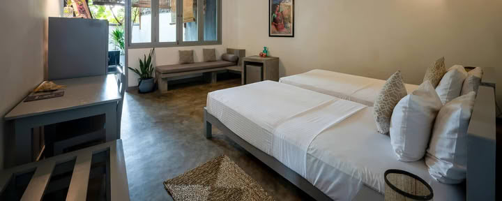 Twin Courtyard Room
