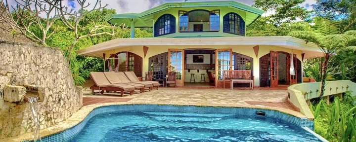 1 guest in a PRIVATE Master Sky Forest Suite for 1 (air con)