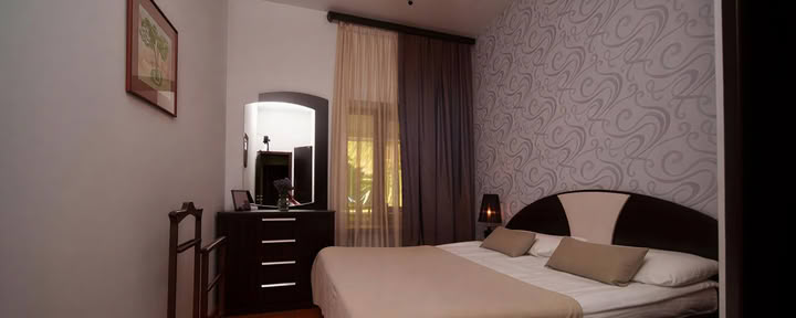 Chambre double avec accès au jardin