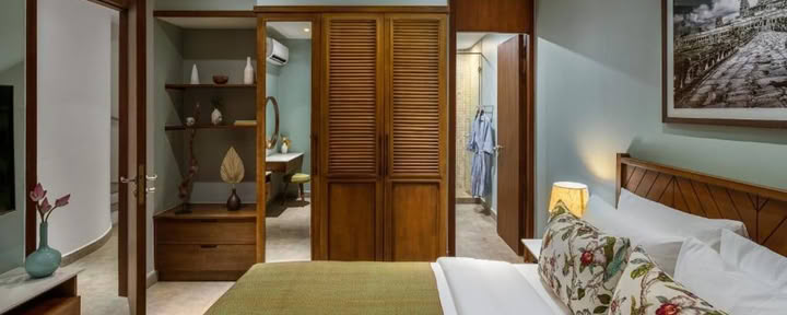 Five Bedroom Apartment